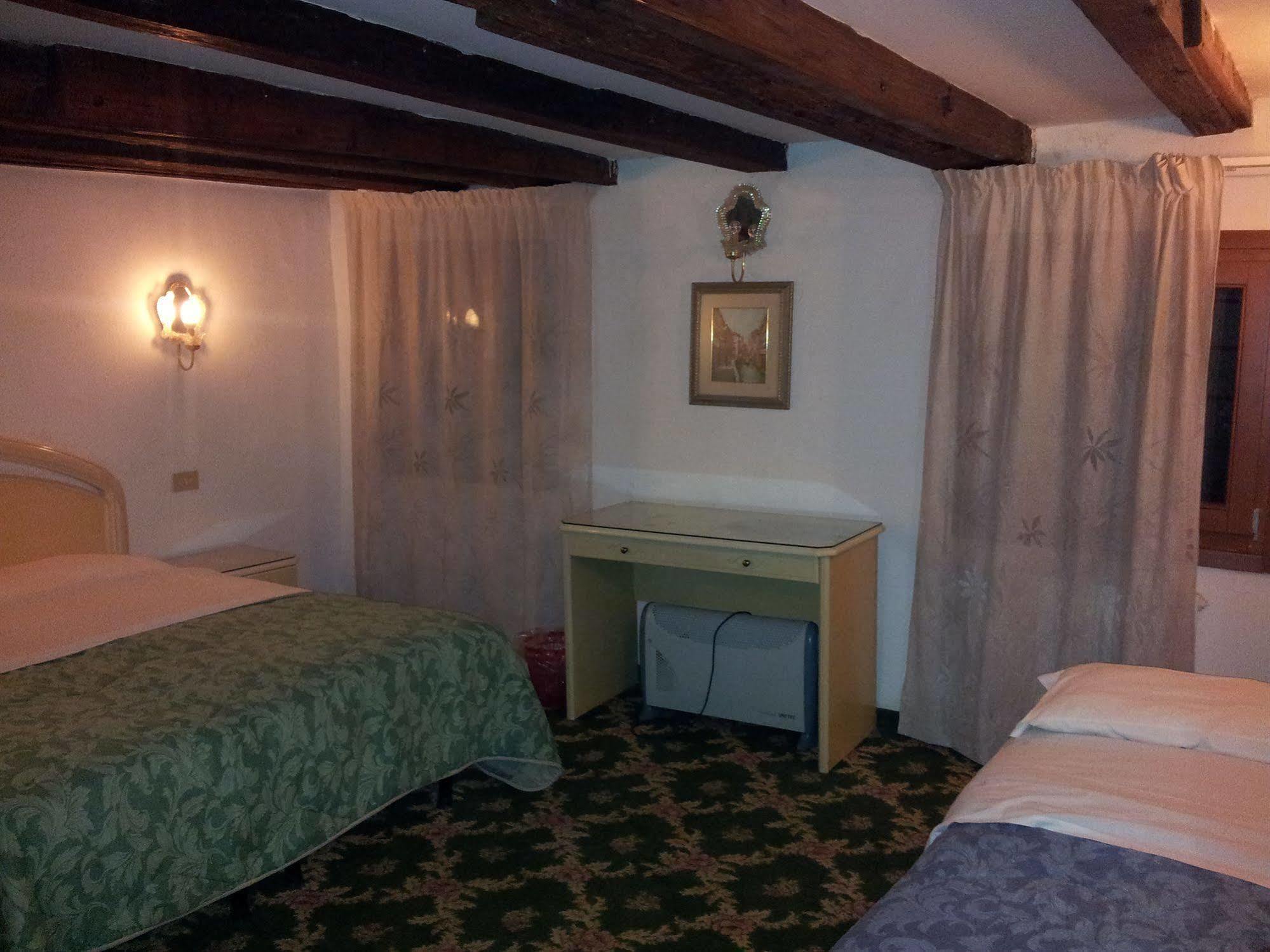 Hotel Casa Linger Velence Kültér fotó